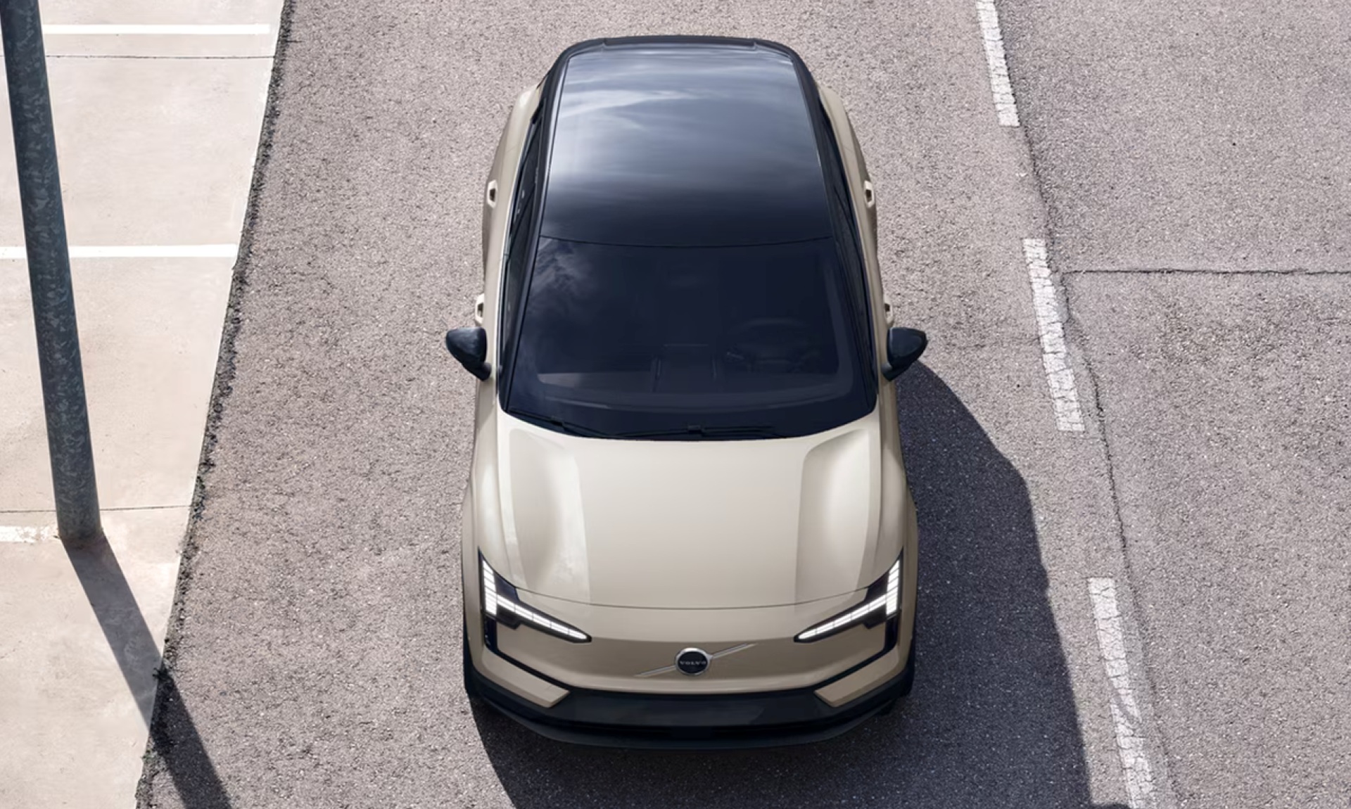 VOLVO EX30